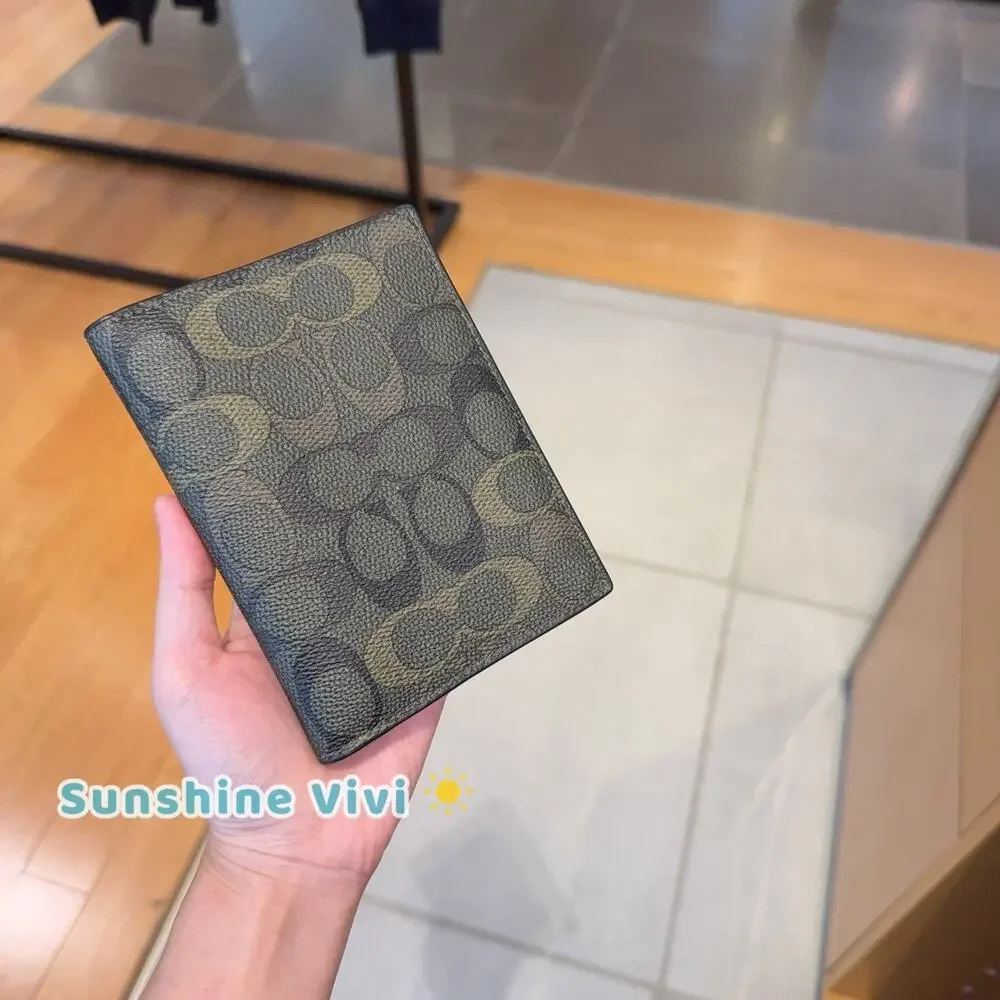 NWT Coach Passport Card Case In Signature Camo Print Silver/green CEU77